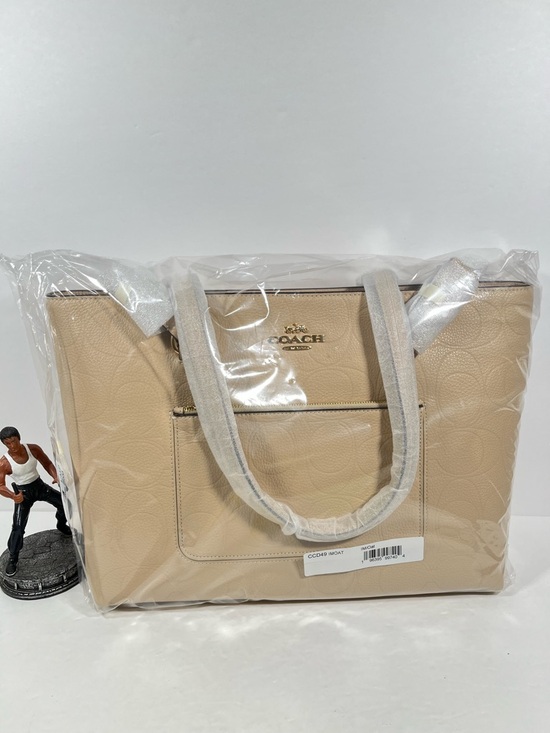 Coach Handbags - Coach Station Tote Bag In Signature Leather NWT